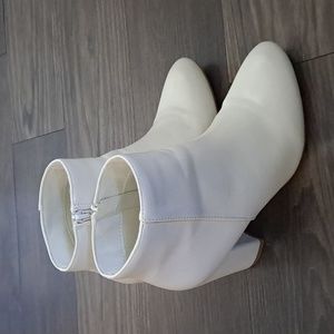 White ankle boots size 5.5